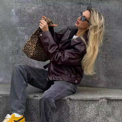 Jaqueta Denisys™ – Élégance en Simili Cuir Bordeaux