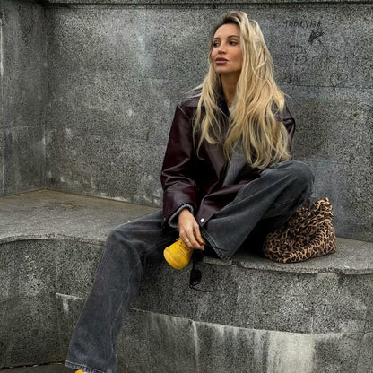 Jaqueta Denisys™ – Élégance en Simili Cuir Bordeaux